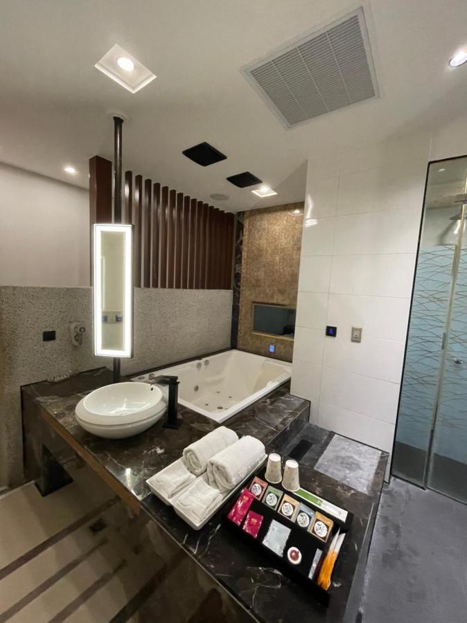 Minimalist Fashion Motel Taoyuan Exterior photo