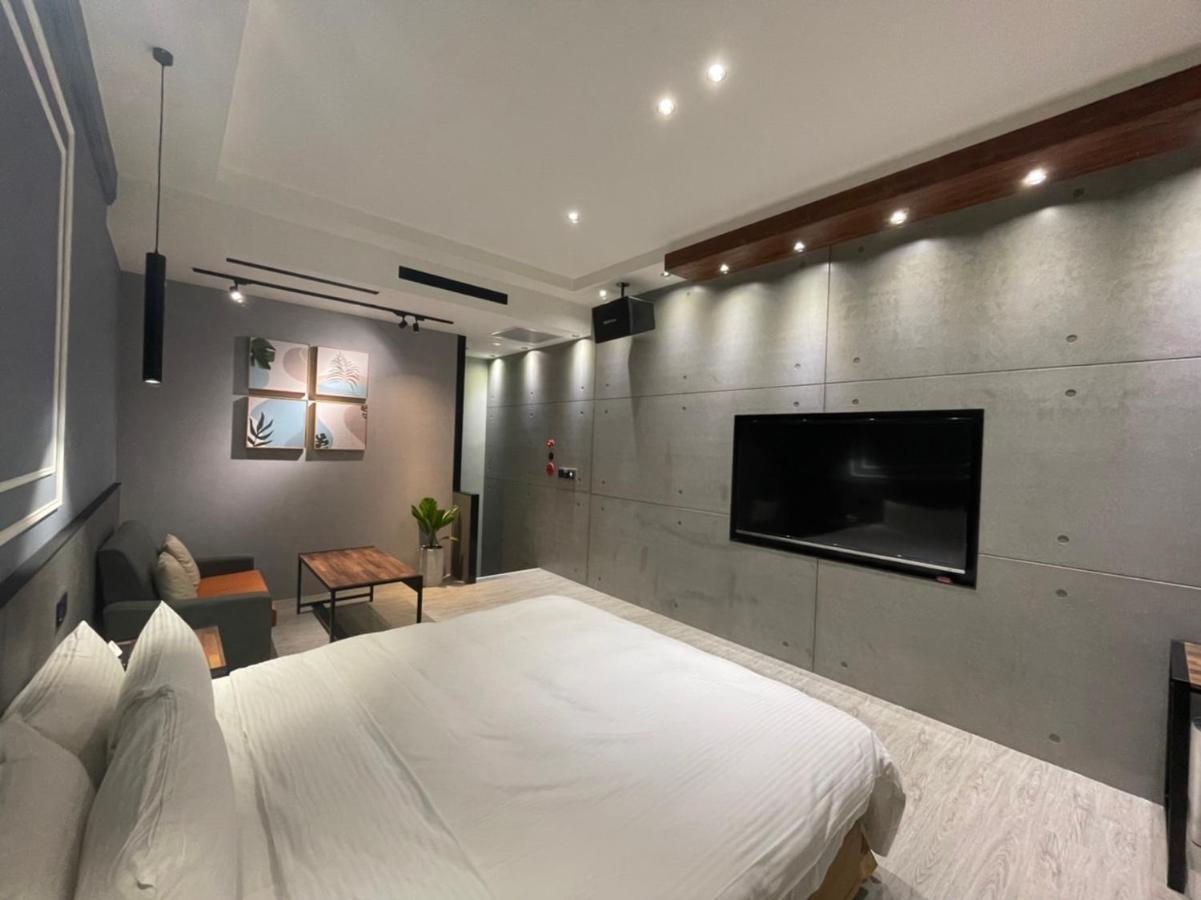Minimalist Fashion Motel Taoyuan Exterior photo