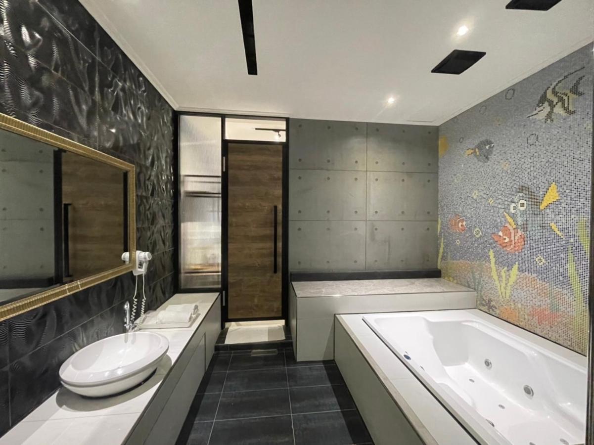 Minimalist Fashion Motel Taoyuan Exterior photo