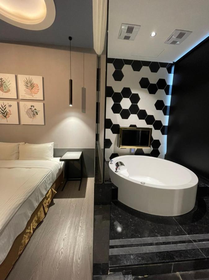 Minimalist Fashion Motel Taoyuan Exterior photo